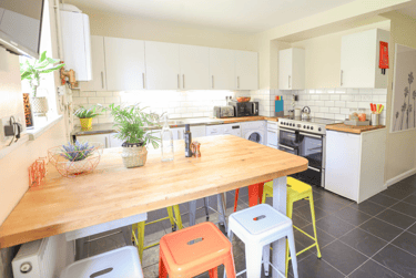 9 bed house, The Crescent, Moulsecoomb, Brighton, BN24TB - Image 2