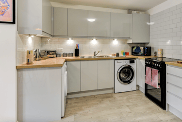 6 bed house, Rosewarn Close, Southdown, Bath, BA21PJ - Image 2