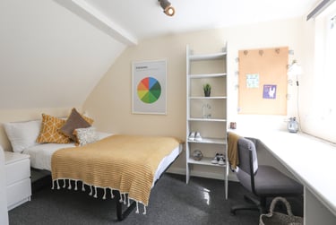 9 bed house, The Avenue, Bevendean, Brighton, BN24FD - Image 3