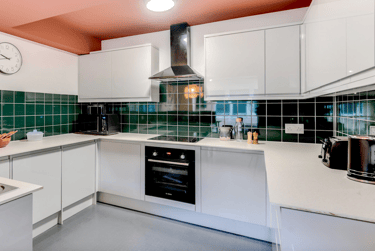 6 bed house, Hogarth Walk, Lockleaze, Bristol, BS79XS - Image 5