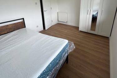 6 bed house, Yarrow Place, City Centre, Milton Keynes, MK147AY - Image 4