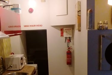 1 bed studio, Newsome Road, Primrose Hill, Huddersfield, HD46NY - Image 9