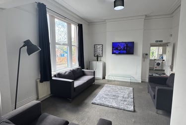10 bed house, Parsonage Road, Withington, Manchester, M204NG - Image 1