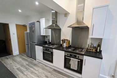 6 bed house, Derby Road, Radford, Nottingham, NG71NX - Image 2