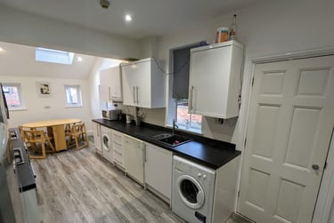6 bed house, Derby Road, Radford, Nottingham, NG71NX - Image 3