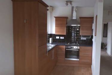 2 bed flat, Howell Road, St Sidwells, Exeter, EX44LZ - Image 1