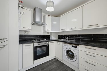 4 bed flat, Yelverton Road, Battersea, London, SW113SW - Image 1