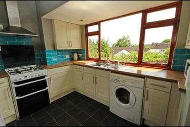 5 bed house, Wellington Hill, Horfield, Bristol, BS78SR - Image 1