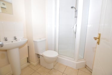 4 bed flat, Hesper Road, Hythe, Colchester, CO28JP - Image 3