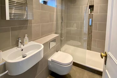 1 bed house, Burdon Lane, Sutton, London, SM27DB - Image 2