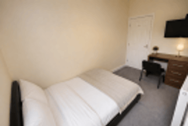 6 bed house, Graham Grove, Burley, Leeds, LS42NF - Image 5