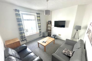 4 bed house, Nelson Street, Greenbank, Plymouth, PL48ND - Image 2