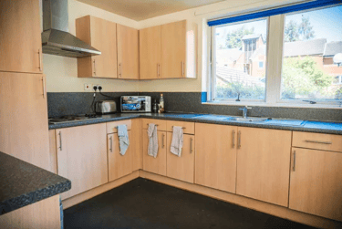 1 bed flat, Queens Hospital Close, City Centre, Birmingham, B151NH - Image 3