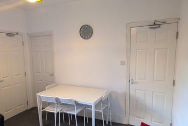 4 bed house, Florence Road, Abington, Northampton, NN14NA - Image 4