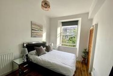 2 bed flat, Cathcart Place, Dalry, Edinburgh, EH112HE - Image 2