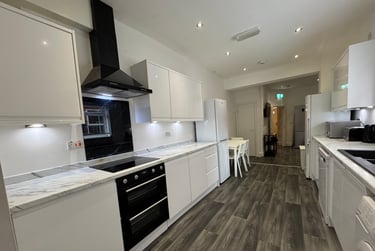 6 bed house, Filey Road, Fallowfield, Manchester, M146GG - Image 1
