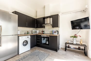 3 bed flat, Park Drive, Edgerton, Huddersfield, HD14EB - Image 2
