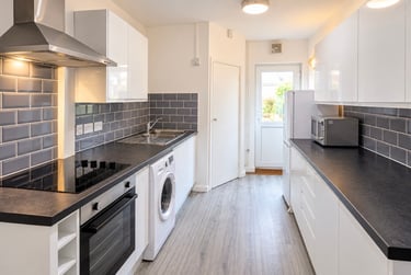 6 bed house, Hillside, Moulsecoomb, Brighton, BN24TE - Image 2