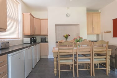 8 bed house, Brighton Grove, Rusholme, Manchester, M145JT - Image 4