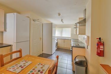 7 bed house, Wellington Road, Fallowfield, Manchester, M146BN - Image 3