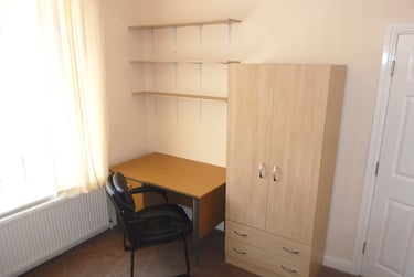 4 bed house, Denham street, Victoria park, Manchester, M130FJ - Image 2