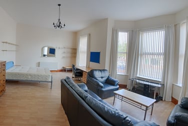 11 bed house, Dickenson Road, Rusholme, Manchester, M145HT - Image 4