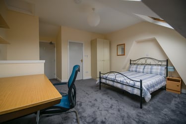 4 bed house, Fenella street, Victoria park, Manchester, M130DT - Image 1