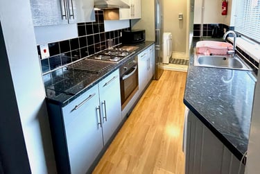 3 bed house, Ashford Street, Shelton, Stoke, ST42EL - Image 2