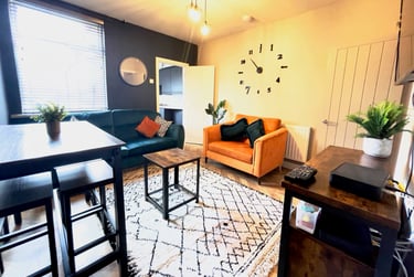 3 bed house, Guildford Street, Shelton, Stoke, ST42EP - Image 1