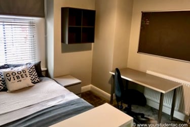 4 bed house, Boughey Road, Shelton, Stoke, ST42BN - Image 4