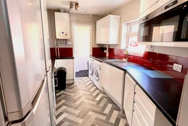 6 bed house, Seaford Street, Shelton, Stoke, ST42ET - Image 3