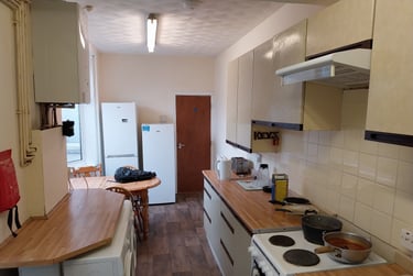 4 bed house, Hampshire street, Fratton, Portsmouth, PO15LG - Image 2