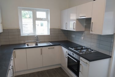 5 bed house, Hampshire street, Fratton, Portsmouth, PO15LG - Image 1