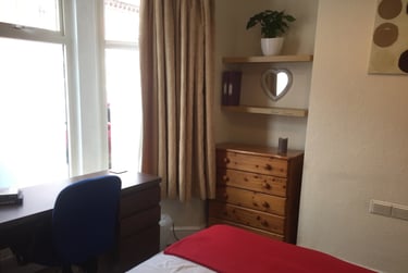 4 bed house, Burns Street, Abington, Northampton, NN13QE - Image 7