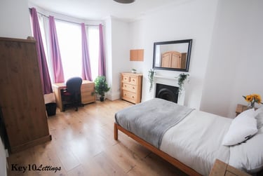 6 bed house, Francis Avenue, Southsea, Portsmouth, PO40HN - Image 2