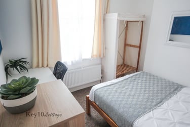 4 bed house, Leopold Street, Southsea, Portsmouth, PO40JZ - Image 3