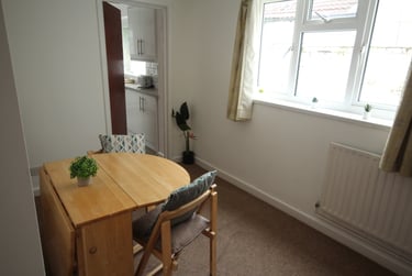 5 bed house, Beach Road, Southsea, Portsmouth, PO52JH - Image 2