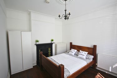 4 bed house, Devonshire Square, Southsea, Portsmouth, PO40JJ - Image 1