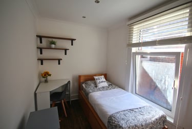 4 bed house, Devonshire Square, Southsea, Portsmouth, PO40JJ - Image 4