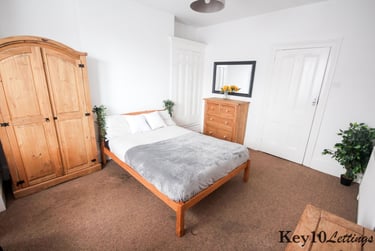 6 bed house, Francis Avenue, Southsea, Portsmouth, PO40HN - Image 4