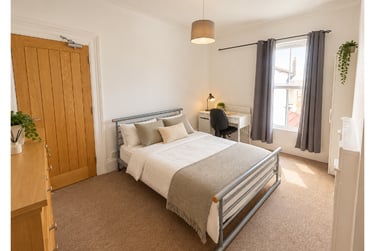 5 bed house, Beach Road, Southsea, Portsmouth, PO52JH - Image 2