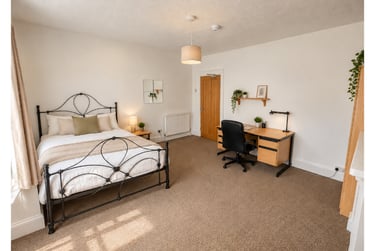 5 bed house, Beach Road, Southsea, Portsmouth, PO52JH - Image 1