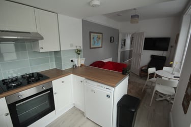 4 bed house, Jessie Road (ALL DOUBLE BEDROOMS), Southsea, Portsmouth, PO40EW - Image 3