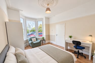 5 bed house, Fawcett Road, Southsea, Portsmouth, PO40LB - Image 1