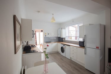 5 bed house, Jessie Road (Popular Student Road), Near university, Portsmouth, PO40EL - Image 2