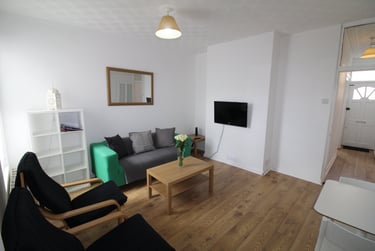 4 bed house, Wyndcliffe Road, Southsea, Portsmouth, PO40LA - Image 2