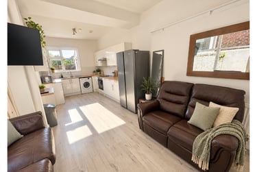 5 bed house, Francis Avenue, Southsea, Portsmouth, PO40HN - Image 1