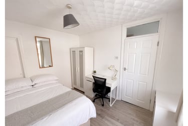 5 bed house, Exmouth Road, Southsea, Portsmouth, PO52QL - Image 3