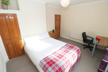 5 bed house, Harrow Road, University of Portsmouth, Portsmouth, PO51SJ - Image 1