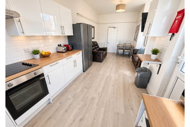 5 bed house, Francis Avenue, Southsea, Portsmouth, PO40HN - Image 2